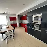Lovely 2 Bedroom With A Great Sea View *