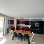 Apartament Lovely 2 Bedroom With A Great Sea View