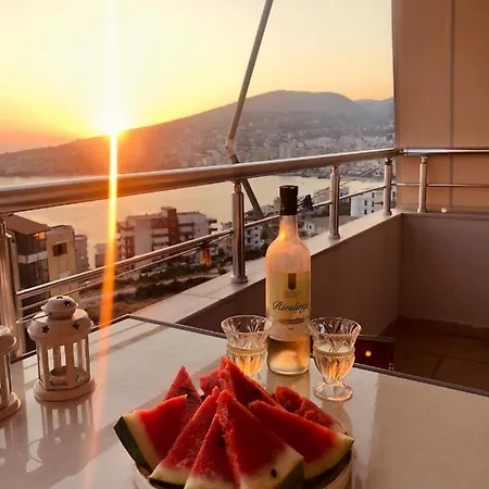 Lovely 2 Bedroom With A Great Sea View Appartamento *