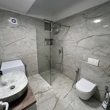 Lovely 2 Bedroom With A Great Sea View *