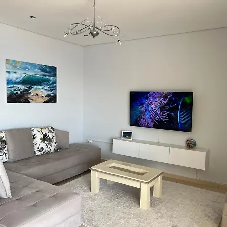 Lovely 2 Bedroom With A Great Sea View