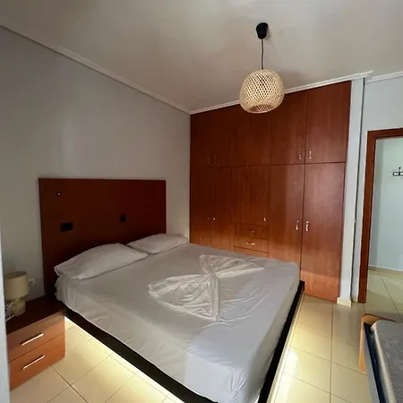 Lovely 2 Bedroom With A Great Sea View Апартаменты Саранда
