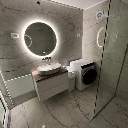 Lovely 2 Bedroom With A Great Sea View Appartamento