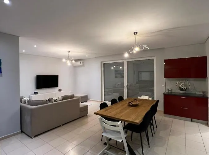 Lovely 2 Bedroom With A Great Sea View * Saranda